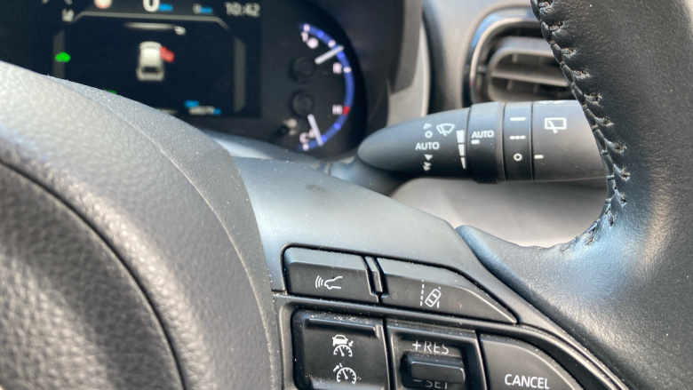 Toyota Yaris Cross 1.5 Hybrid Design 5dr CVT Hybrid Estate